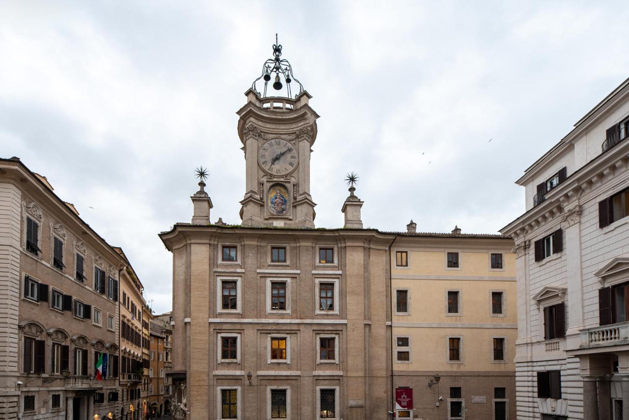 The Best In Rome Orologio Exterior photo